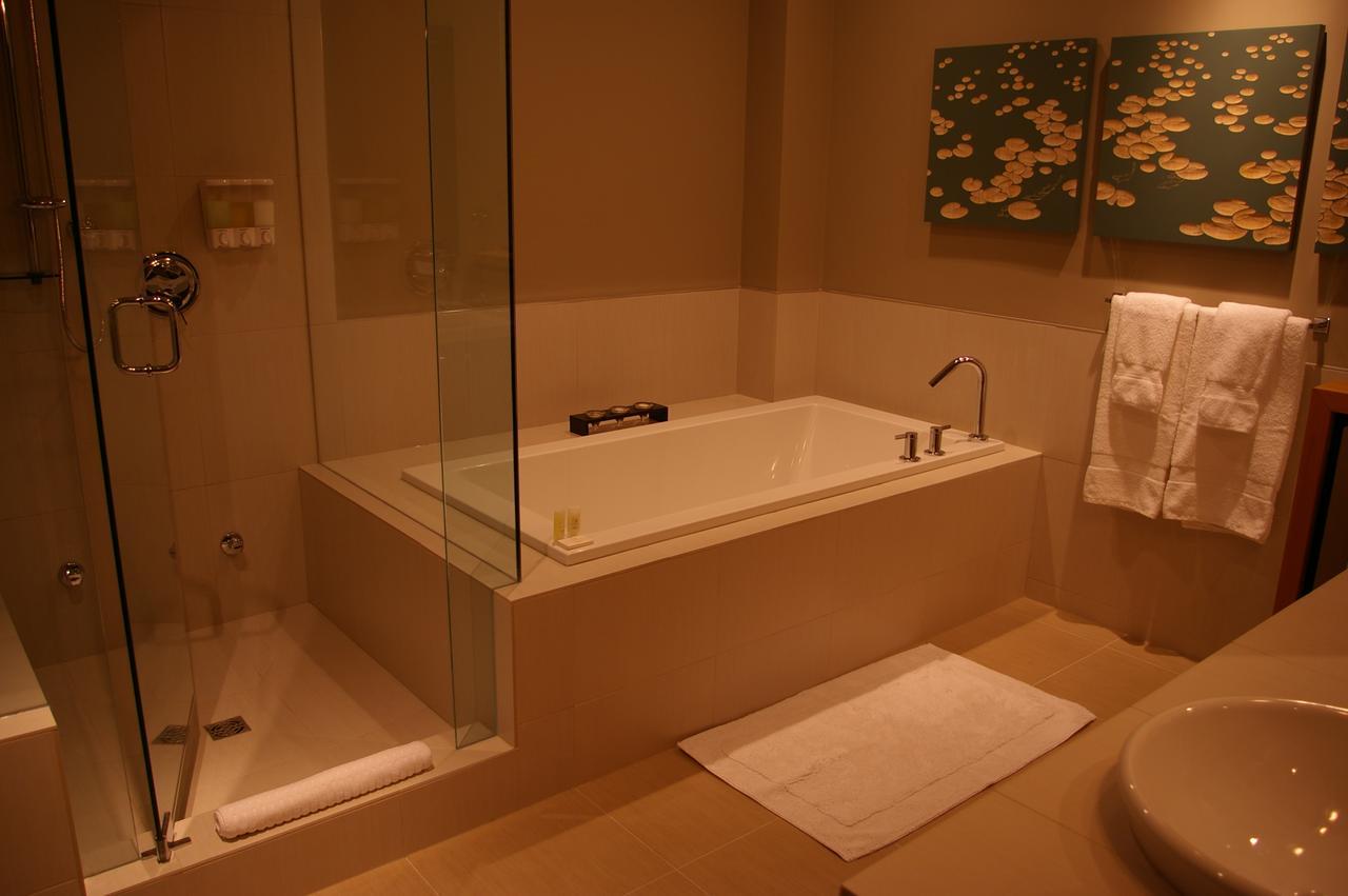 Shades Of Jade Inn & Spa Roberts Creek Екстериор снимка